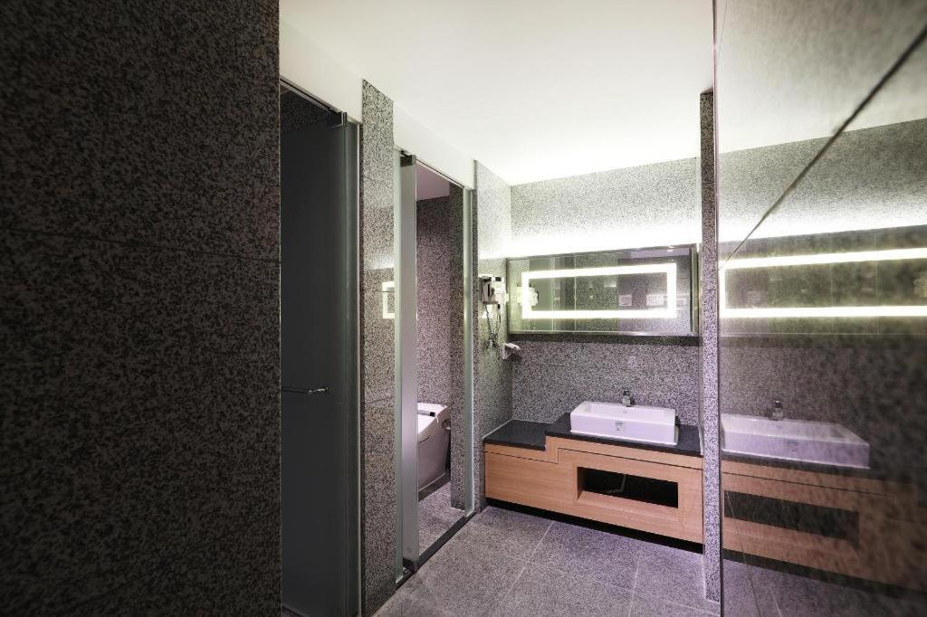 Business Design Hotel Luv Інчхон Екстер'єр фото