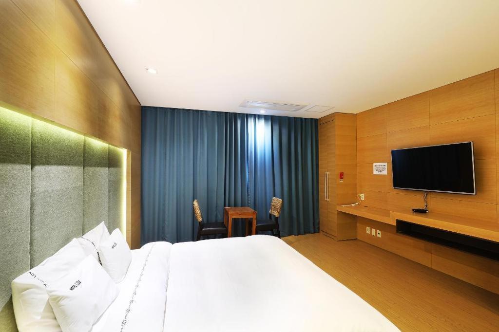 Business Design Hotel Luv Інчхон Екстер'єр фото