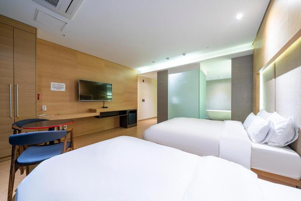Business Design Hotel Luv Інчхон Екстер'єр фото