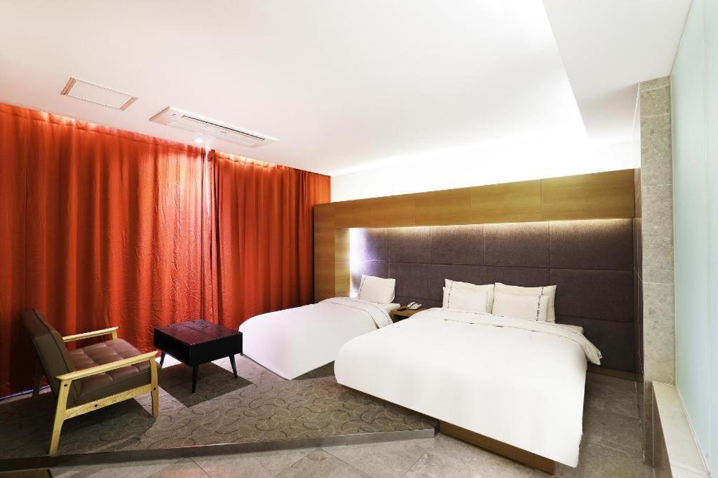 Business Design Hotel Luv Інчхон Екстер'єр фото