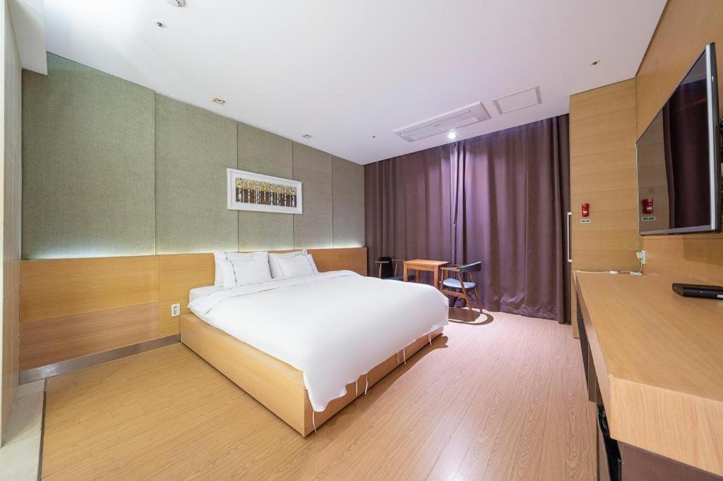 Business Design Hotel Luv Інчхон Екстер'єр фото