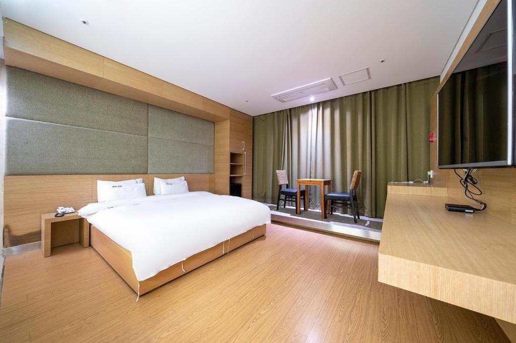 Business Design Hotel Luv Інчхон Екстер'єр фото
