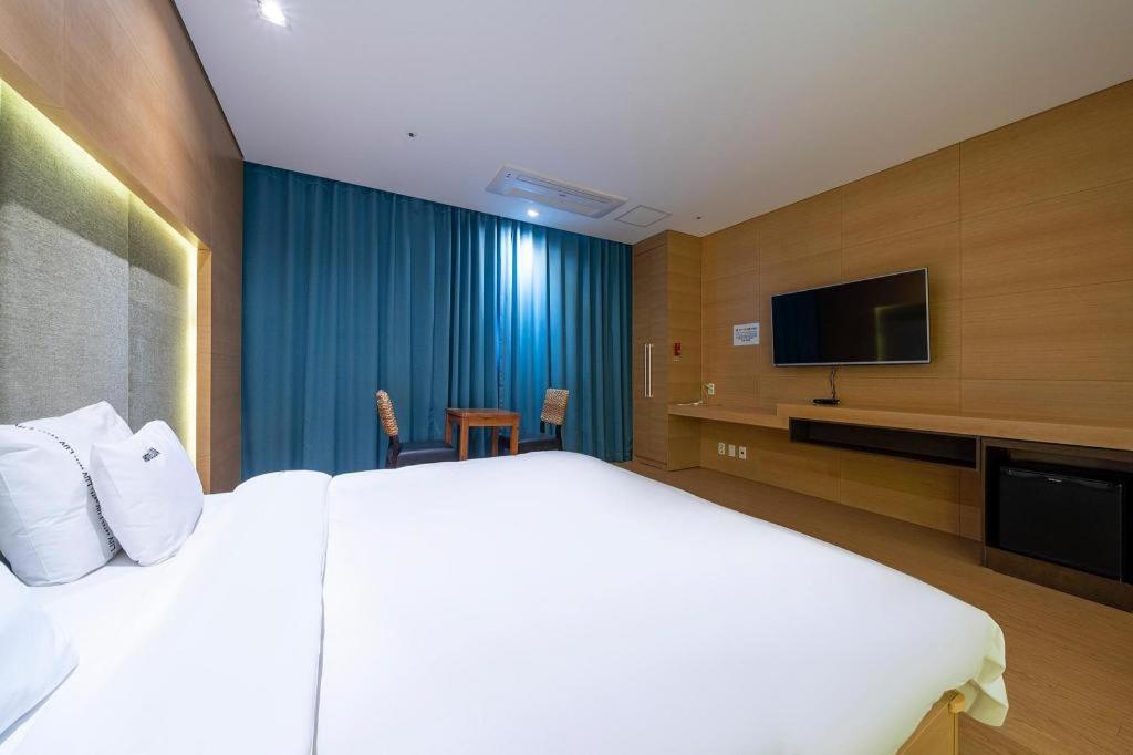 Business Design Hotel Luv Інчхон Екстер'єр фото