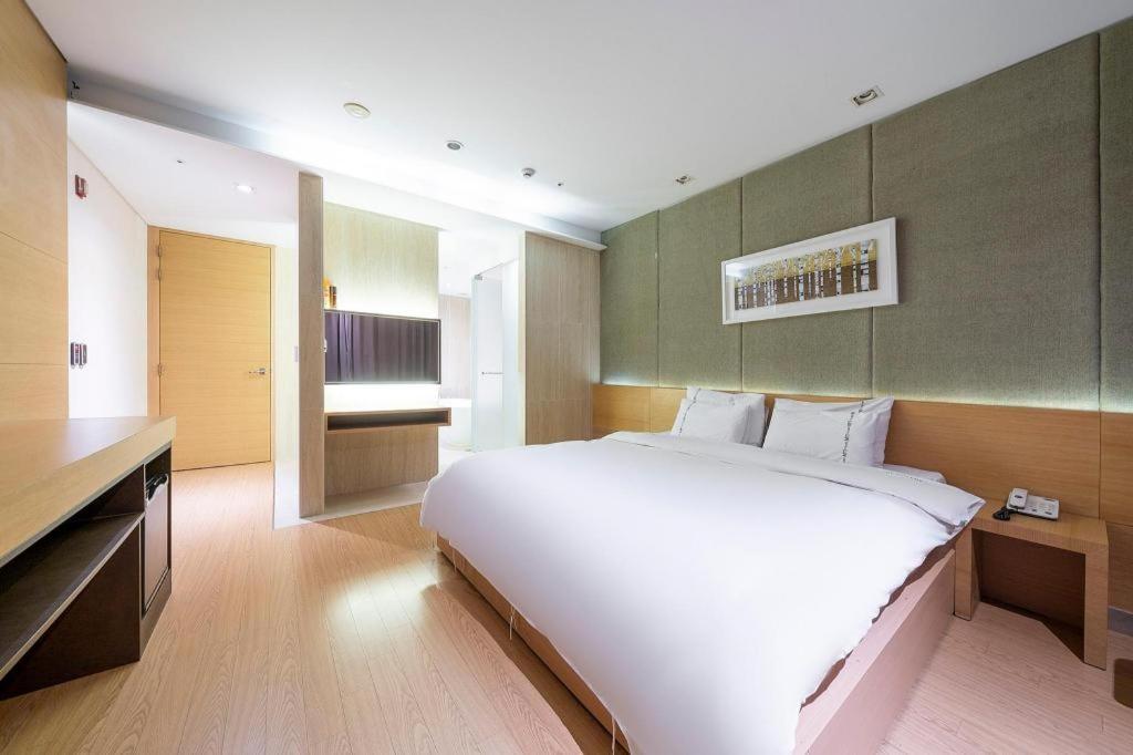 Business Design Hotel Luv Інчхон Екстер'єр фото