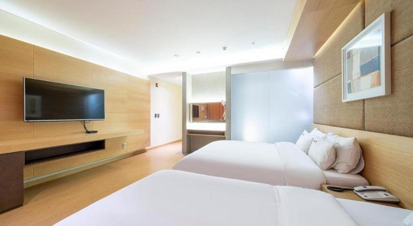 Business Design Hotel Luv Інчхон Екстер'єр фото