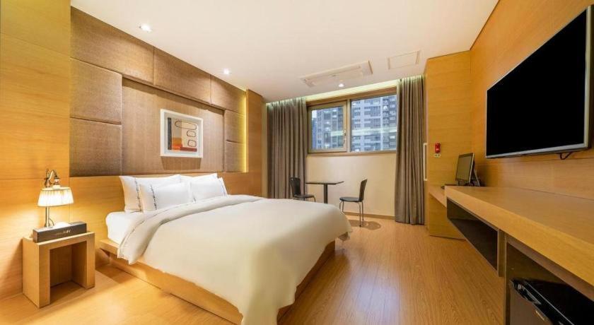 Business Design Hotel Luv Інчхон Екстер'єр фото