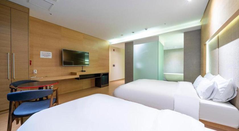 Business Design Hotel Luv Інчхон Екстер'єр фото