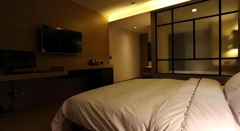Business Design Hotel Luv Інчхон Екстер'єр фото